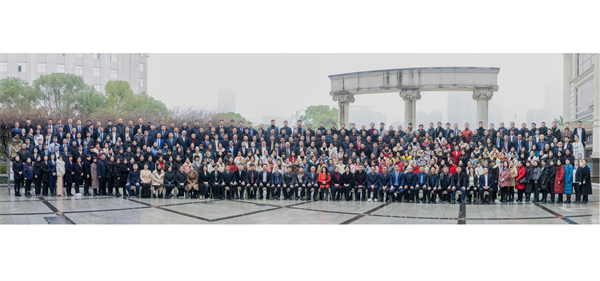 《凝心聚力，赢战2023》 ——Z6·尊龙凯时集团年度表扬大会暨2023年战略安排大会胜利终结